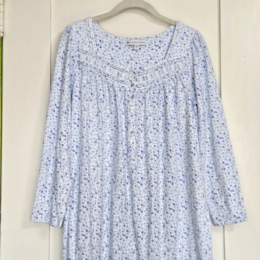 Eileen West Nightgown Size Small Dainty Blue Floral Cotton Flannel Long Sleeve